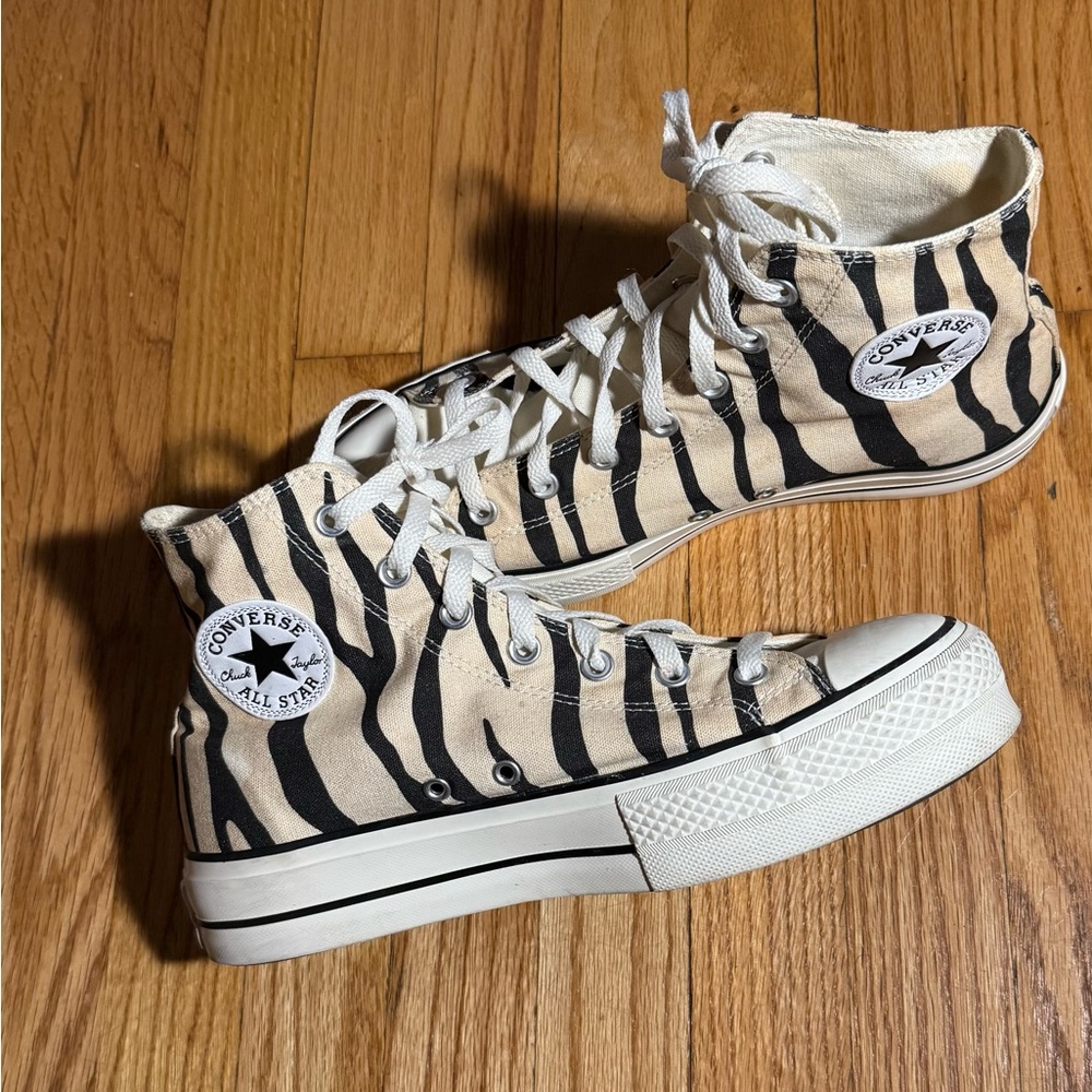 Converse Chuck Taylor 70 women’s 10.5/men’s 8.5 zebra print lace up hi top shoes